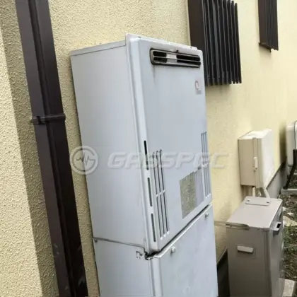 施工前の給湯器