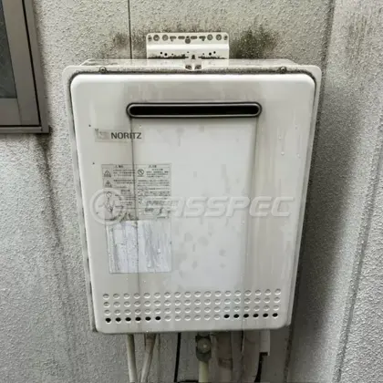 施工前の給湯器