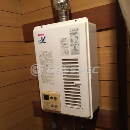 施工前の給湯器（RUX-V1610SWFA-E）