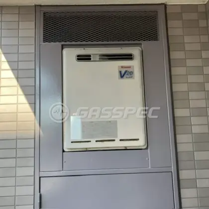 施工前の給湯器（RUF-V2000SAW-1）