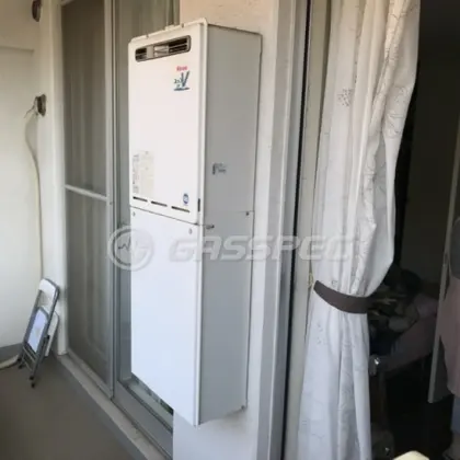 施工前の給湯器（RUF-V1611AW）