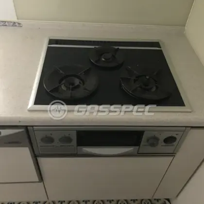 施工前のビルトインガスコンロ（GCU63-3USCK）