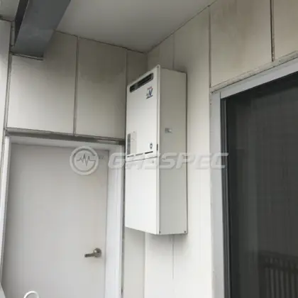施工前の給湯器（RUF-A2405AW(B)）