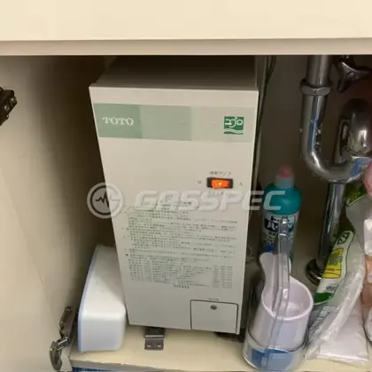 施工前の電気温水器（RE12N）