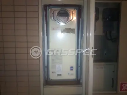 施工前の給湯器（OURB-2051AQ-T）