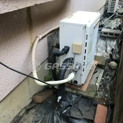 施工前の給湯器（GRQ-2050AX）