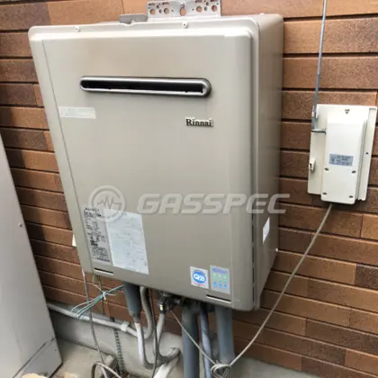 施工前の給湯器（RUF-E2400SAW）