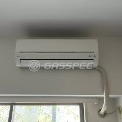 施工前のエアコン（CS-288TB-W）