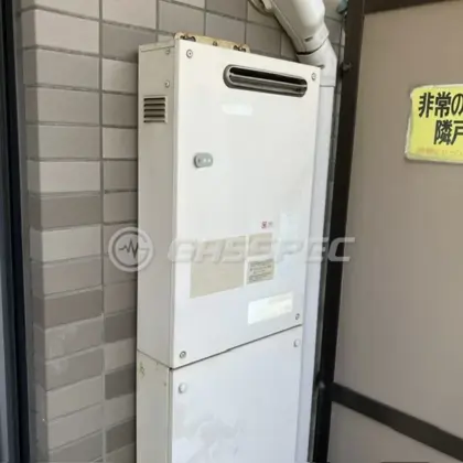 施工前の給湯器