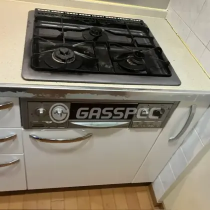 施工前のビルトインガスコンロ（RBG-30B5FR）