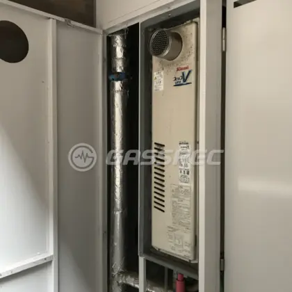 施工前の暖房熱源機（RUFH-VS2400AT2-3）