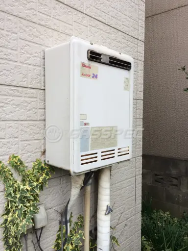 施工前の給湯器（RUF-2408AW）