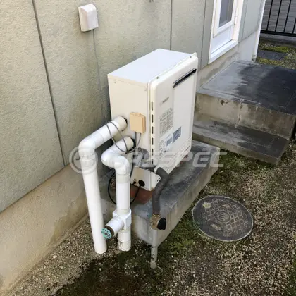 施工前の給湯器（GRQ-C2028SAX）