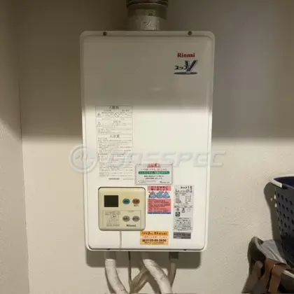 施工前の給湯器（RUX-V1610FFUA）
