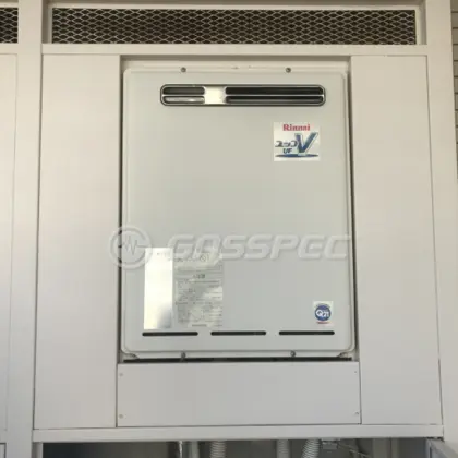 施工前の給湯器（RUF-V2405SAW）