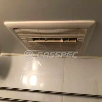 施工前の浴室乾燥機（BBD-3301ACSK-J3）