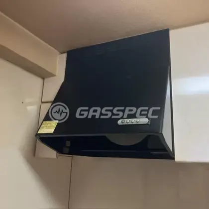 施工前のレンジフード