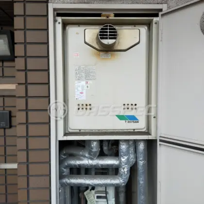 施工前の給湯器（T-207SAW-T）