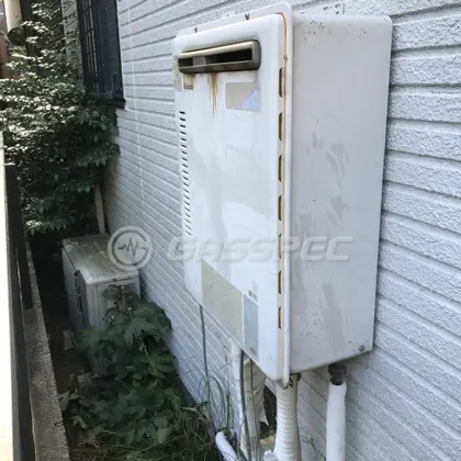 施工前の給湯器（RUF-2002AW）