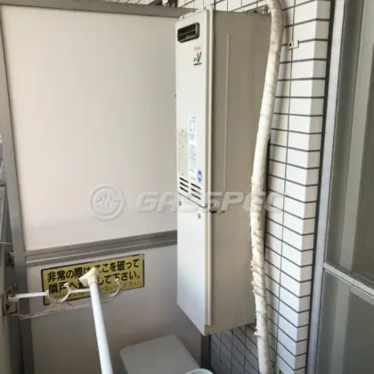施工前の給湯器（RUX-VS1616W-E）