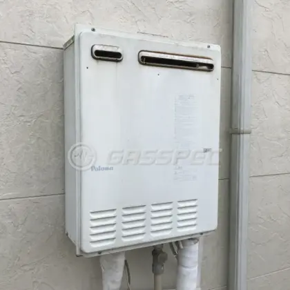 施工前の給湯器