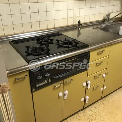 施工前のビルトインガスコンロ（RN-M863P-XHR）