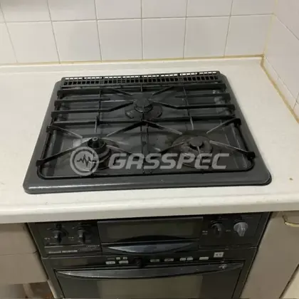 施工前のビルトインガスコンロ（RBG-30B4/RBR-51C）