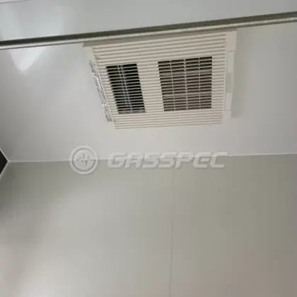 施工前の浴室乾燥機（UFD-16PA）