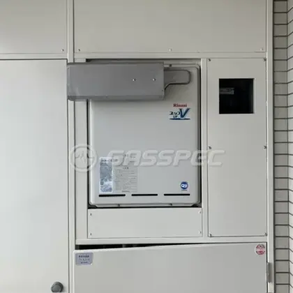 施工前の給湯器（RUF-V2405SAA）