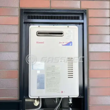 施工前の給湯器（RUJ-1610W(a)）