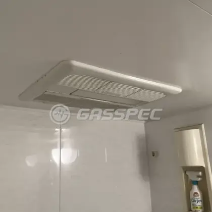 施工前の浴室乾燥機（FD2810J3）