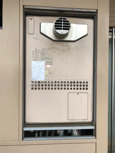 施工前の暖房熱源機（GTH-2401AWX-T）