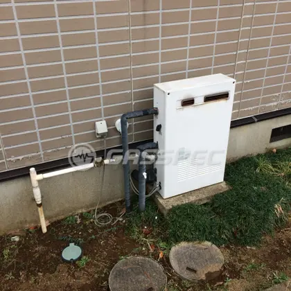 施工前の給湯器