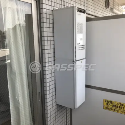施工前の給湯器