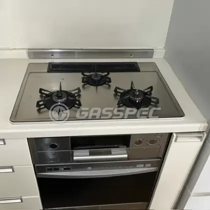 施工前のビルトインガスコンロ（C3WD6PJAL/DR514CST）