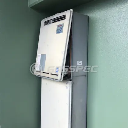施工前の給湯器（RUF-V2405SAW）