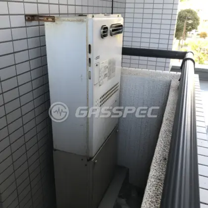 施工前の給湯器（GTH-1617AWX）