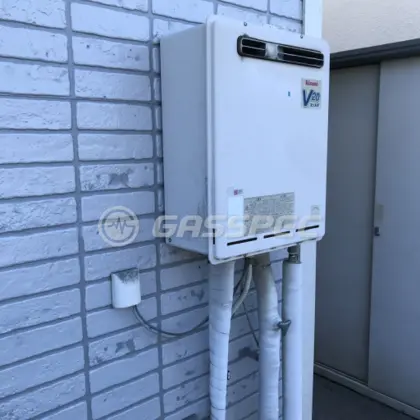 施工前の給湯器（RUF-V2000SAW）