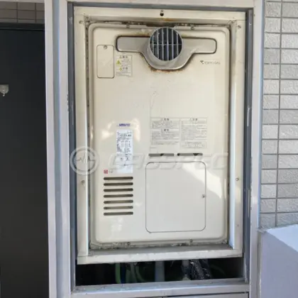 施工前の暖房熱源機（RUFH-V2400AT）