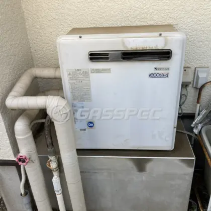 施工前の給湯器（KG-S820RF-R）