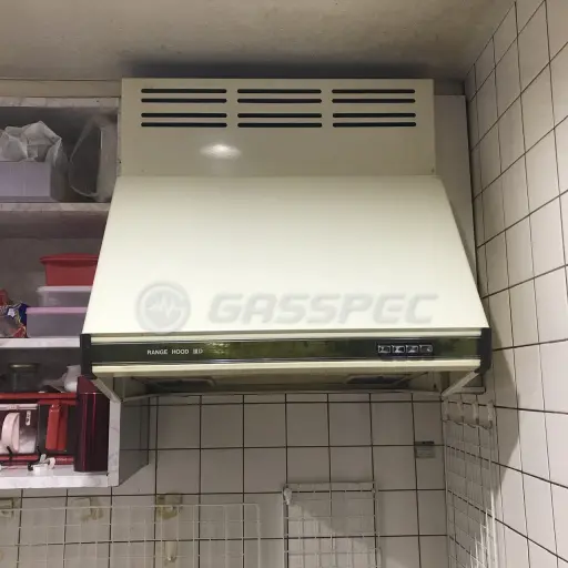 交換前のレンジフード