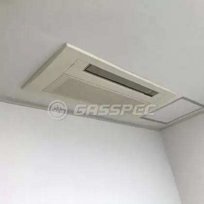 施工前のエアコン（CS-MB259BC2）