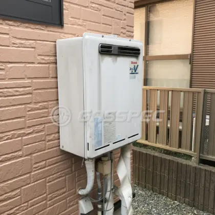 施工前の給湯器（RUF-V2005SAW）