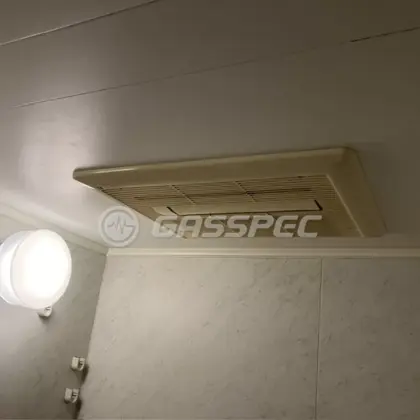 施工前の浴室乾燥機（FD2809J3）