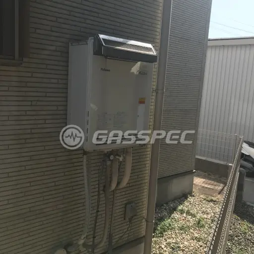 交換前の給湯器（パロマ FH-E204AWDL）