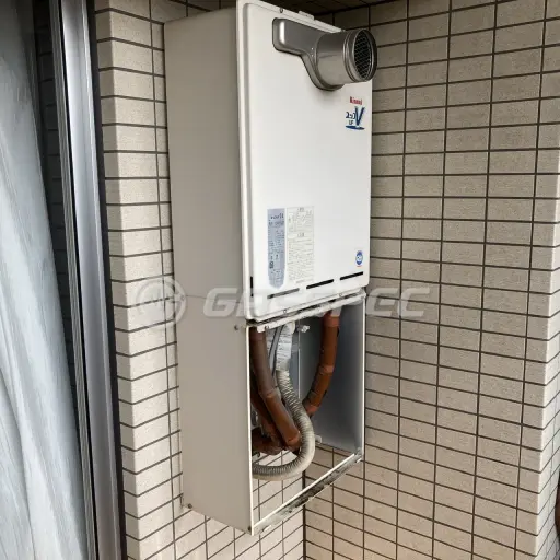 交換前の給湯器（リンナイ RUF-V2405SAT）