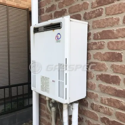 施工前の給湯器