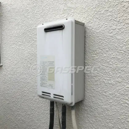施工前の給湯器（GK-2020K）