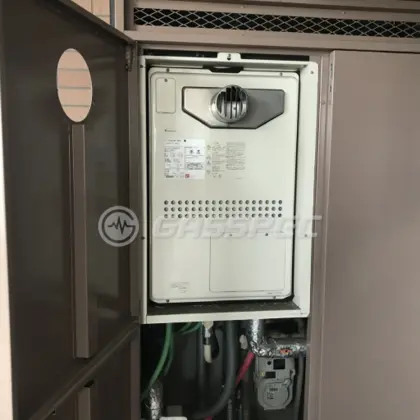 施工前の暖房熱源機（GTH-2413AWXH-T）