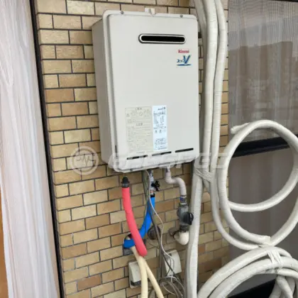 施工前の給湯器（RUX-V1616W-E）